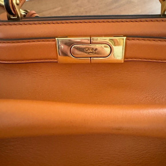 Tory Burch Radizwill accordion handbag - Picture 8 of 16